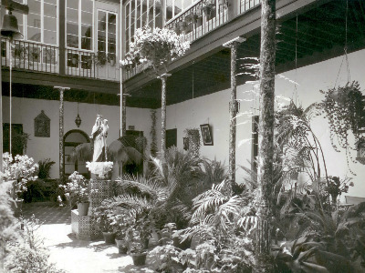 Patio interior del edificio original