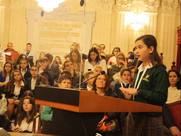 UNA ALUMNA DEL COLEGIO CAMPEONA DE DEBATE MUNICIPAL.