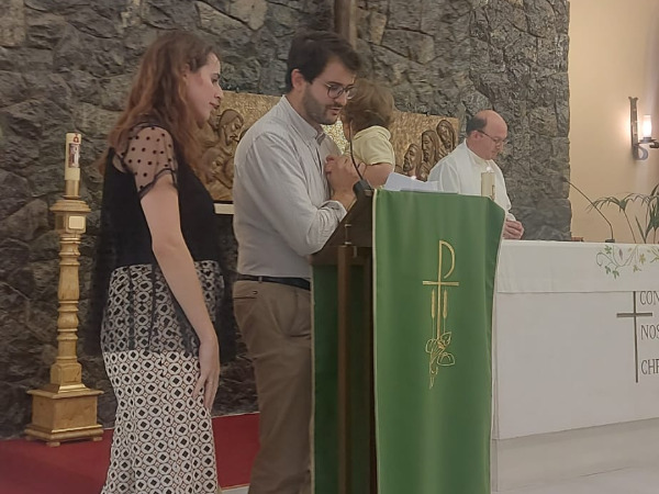 PRESENTACIÓN DE LOS ALUMNOS DE 1º DE INFANTIL A LA VIRGEN DEL CARMEN.