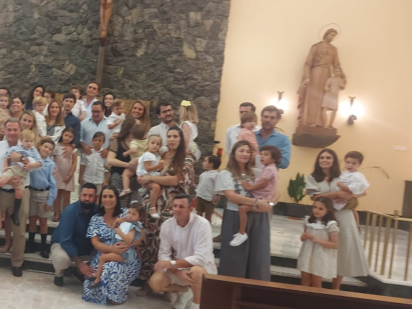 PRESENTACIÓN DE LOS ALUMNOS DE 1º DE INFANTIL A LA VIRGEN DEL CARMEN.