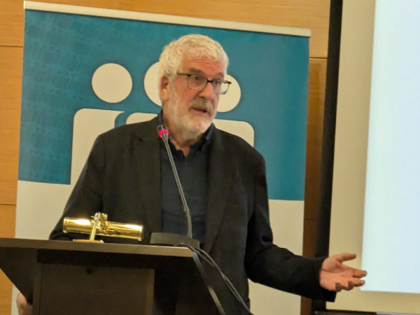 MESA REDONDA DE NUESTRO DIRECTOR CON EL FILÓSOFO-PEDAGOGO GREGORIO LURI.