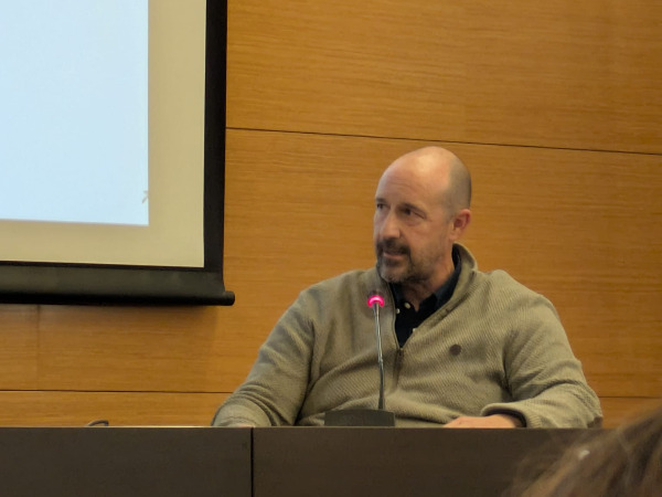 MESA REDONDA DE NUESTRO DIRECTOR CON EL FILÓSOFO-PEDAGOGO GREGORIO LURI.