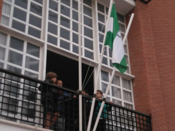 Izado de la bandera andaluza