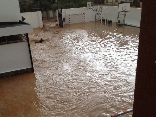 El colegio se ha inundado