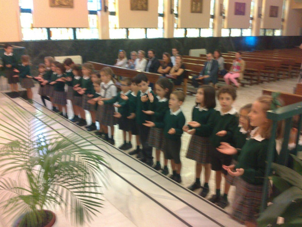 Los chicos de 1ºPRI reciben su Catecismo