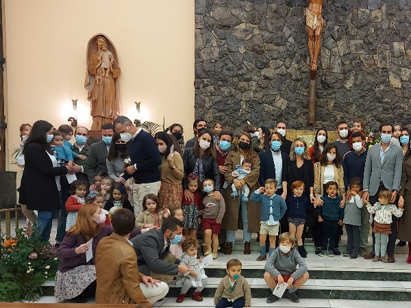 PRESENTACIÓN A LA VIRGEN DEL CARMEN DE LOS NIÑOS DE 1º DE INFANTIL.