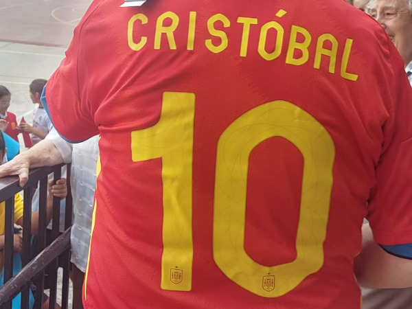 DESPEDIMOS A NUESTRO QUERIDO "PROFE" CRISTÓBAL.